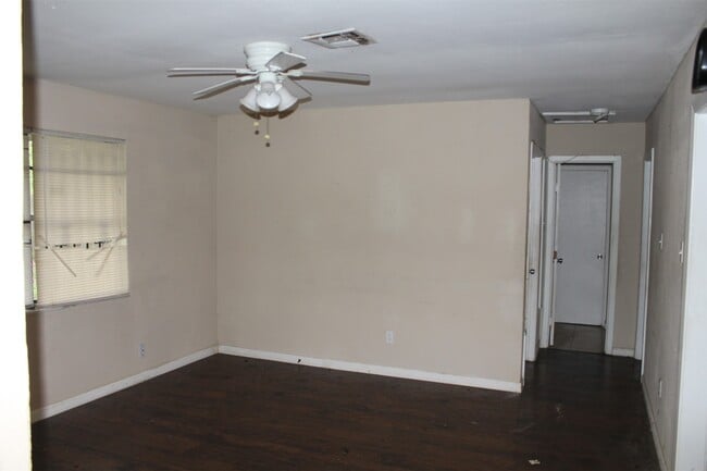 Building Photo - 6715 Hopper Rd