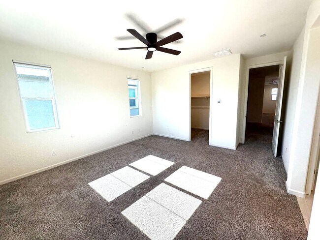 Building Photo - Natomas 3 Bedroom Home with a loft for rent!