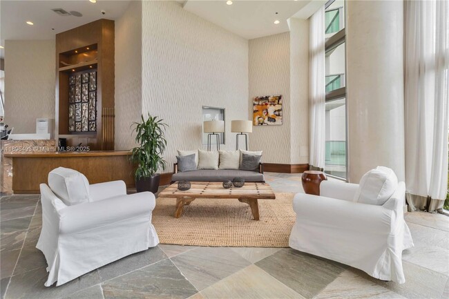 Building Photo - 2641 N Flamingo Rd