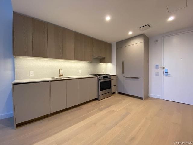 Building Photo - 3 Ct Square W