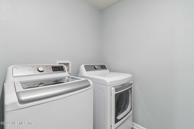 Building Photo - 49 Pasadena Dr