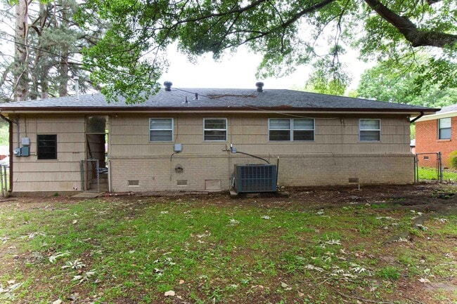 Building Photo - 512 Braden St