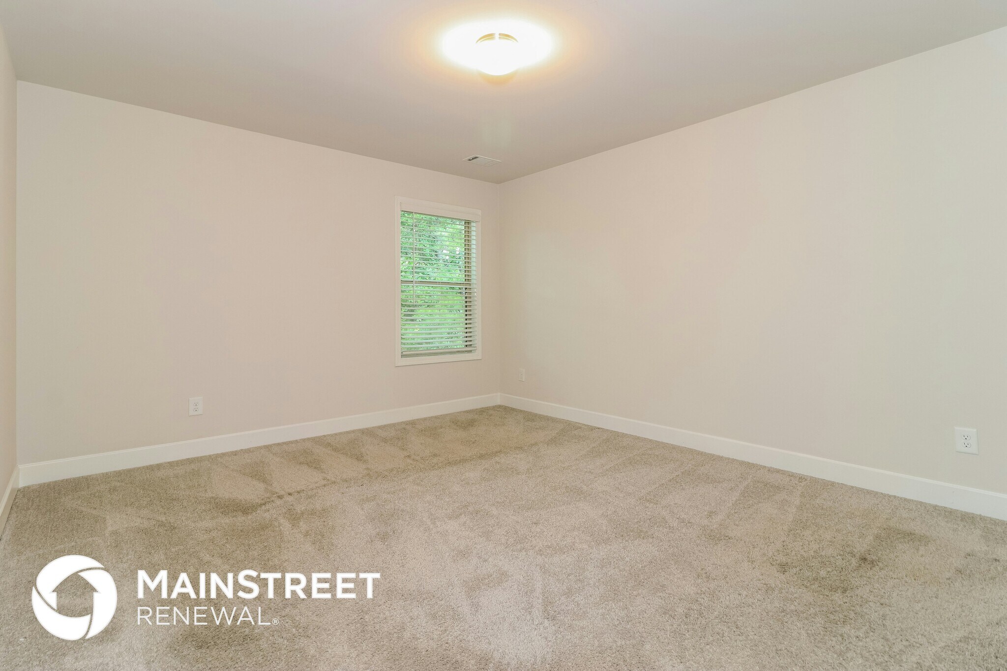 Building Photo - 657 Overlook Gln Dr