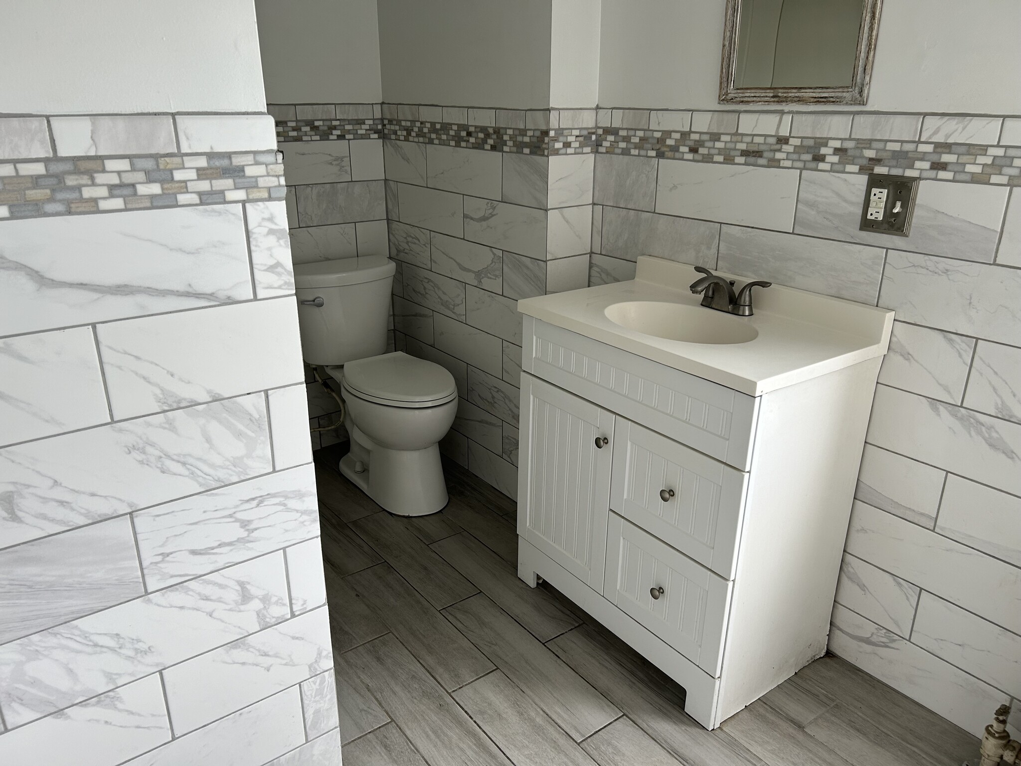 Building Photo - 16 Willow Ave