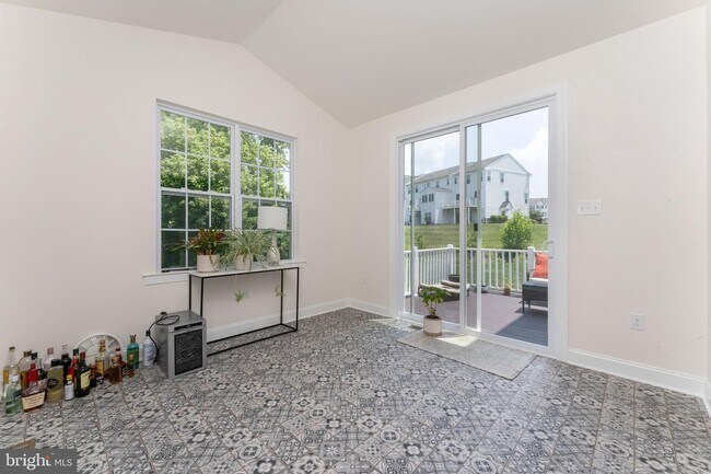 Building Photo - 148 Woodwinds Dr