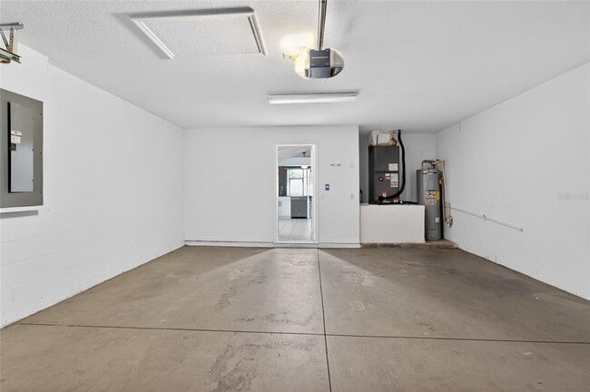 Building Photo - 11305 Symmes Lake Dr