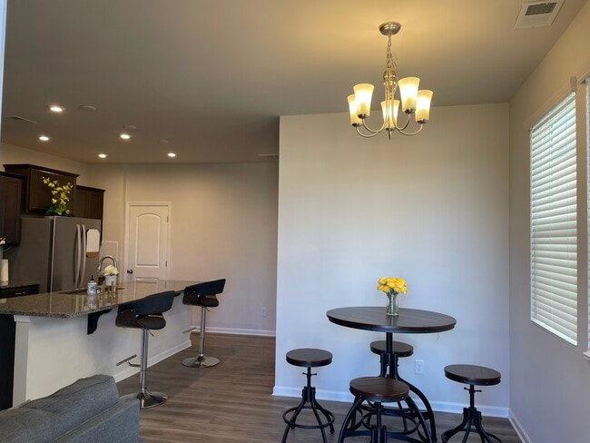 Building Photo - Shaje-11020Chalkbark