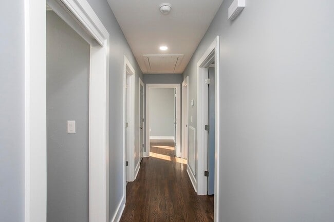 Building Photo - 1111 Westchester Dr