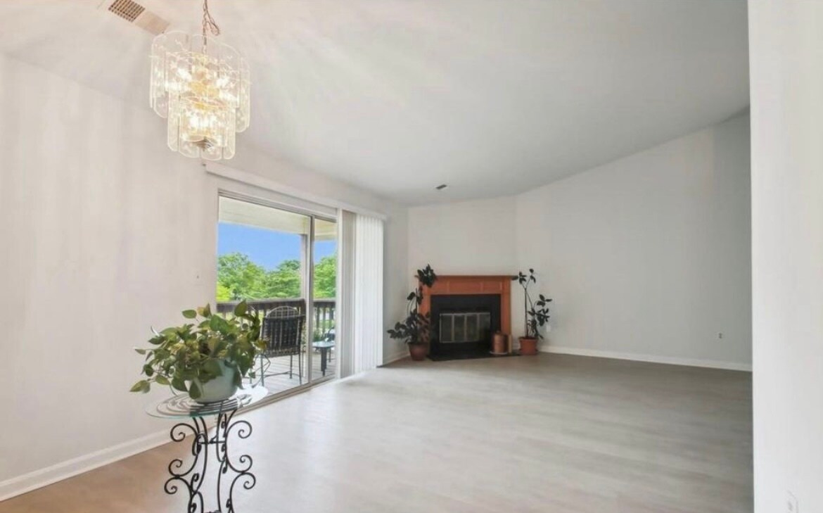 Building Photo - 116 Water Fountain Way