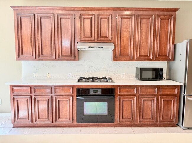 Building Photo - 22435 Cascade Springs Dr