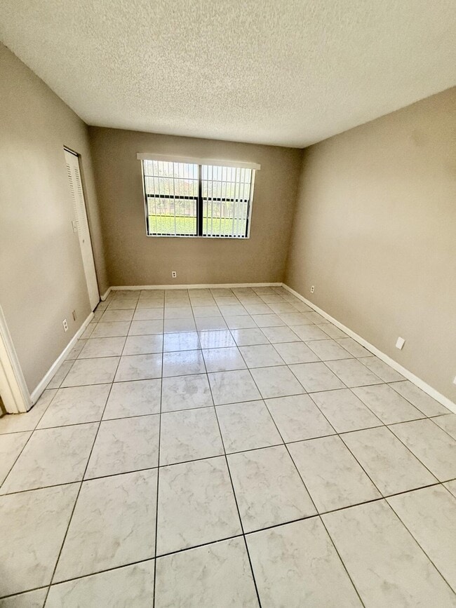 Building Photo - 11632 NW 23rd Ct