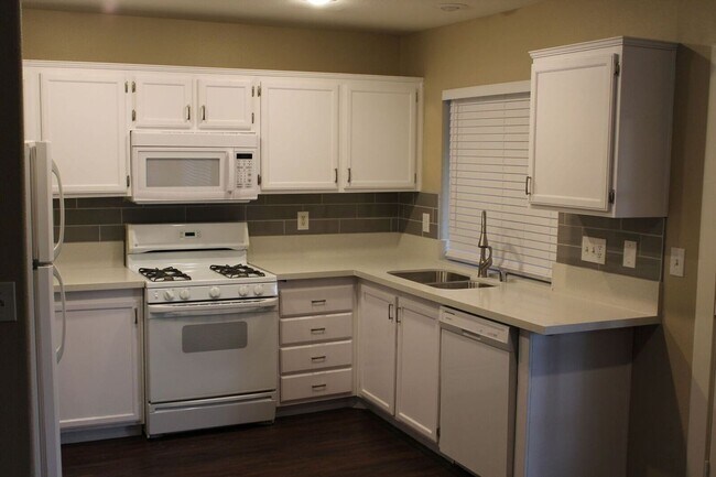 Building Photo - 4808 Lupita Ct