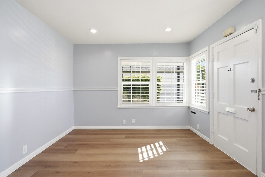 Building Photo - 4132 Beethoven St