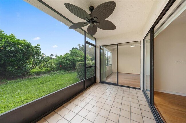 Building Photo - 5532 Del Sol Blvd
