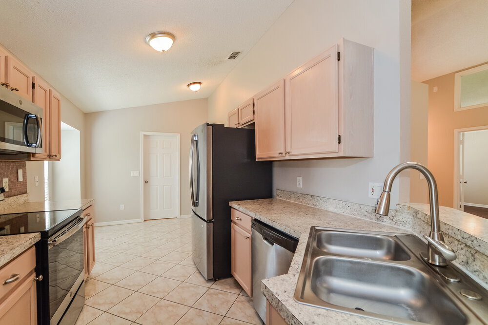 Building Photo - 996 Maple Ct