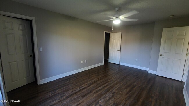 Building Photo - 138 Blue Heron Dr