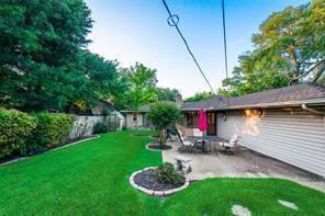 Building Photo - 2936 Woodmere Dr