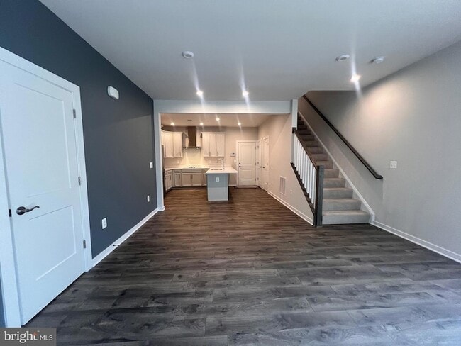 Building Photo - 44625 Wolfhound Sq