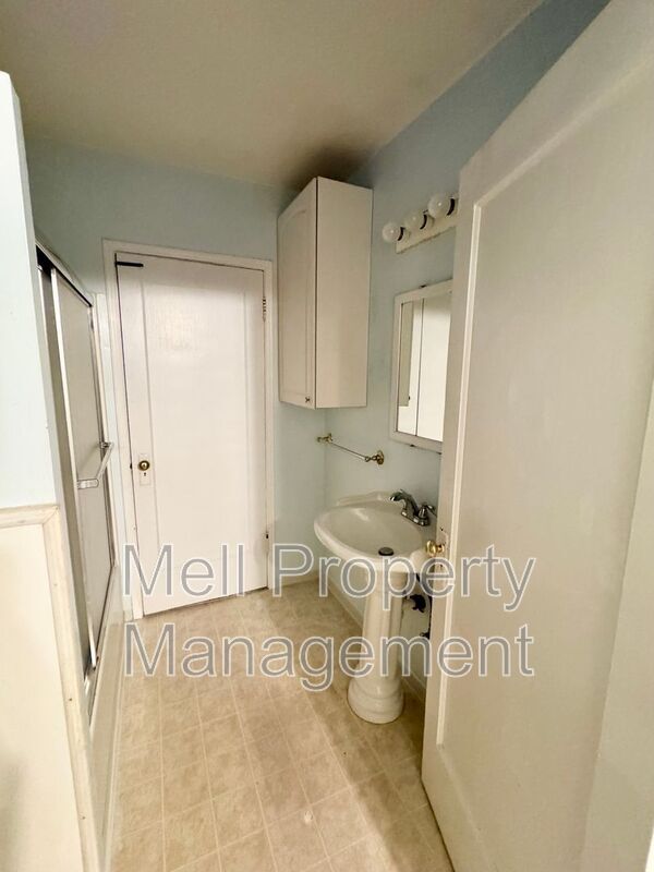 Building Photo - 1514 Summit Dr