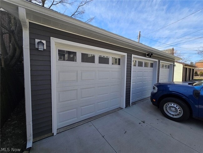 Building Photo - 13839 Clifton Blvd