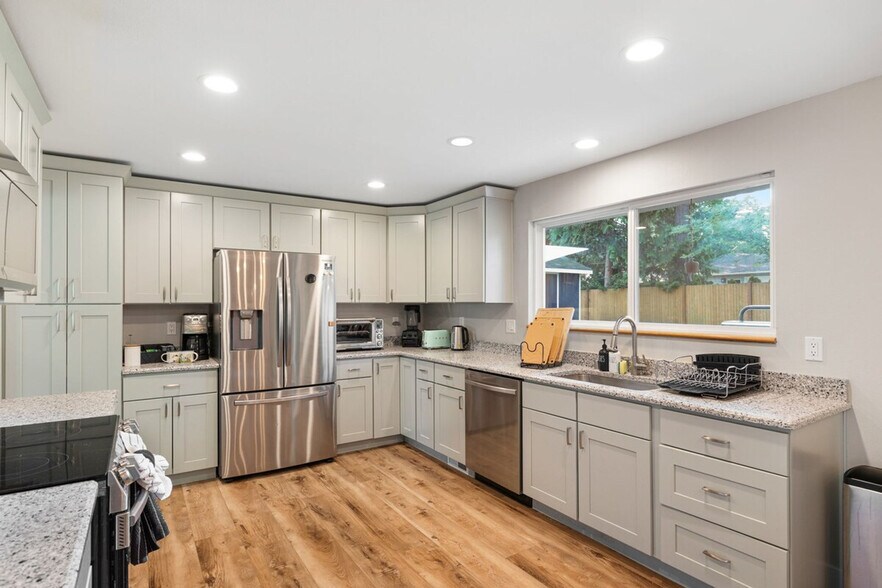 Building Photo - 13829 NE 74th St