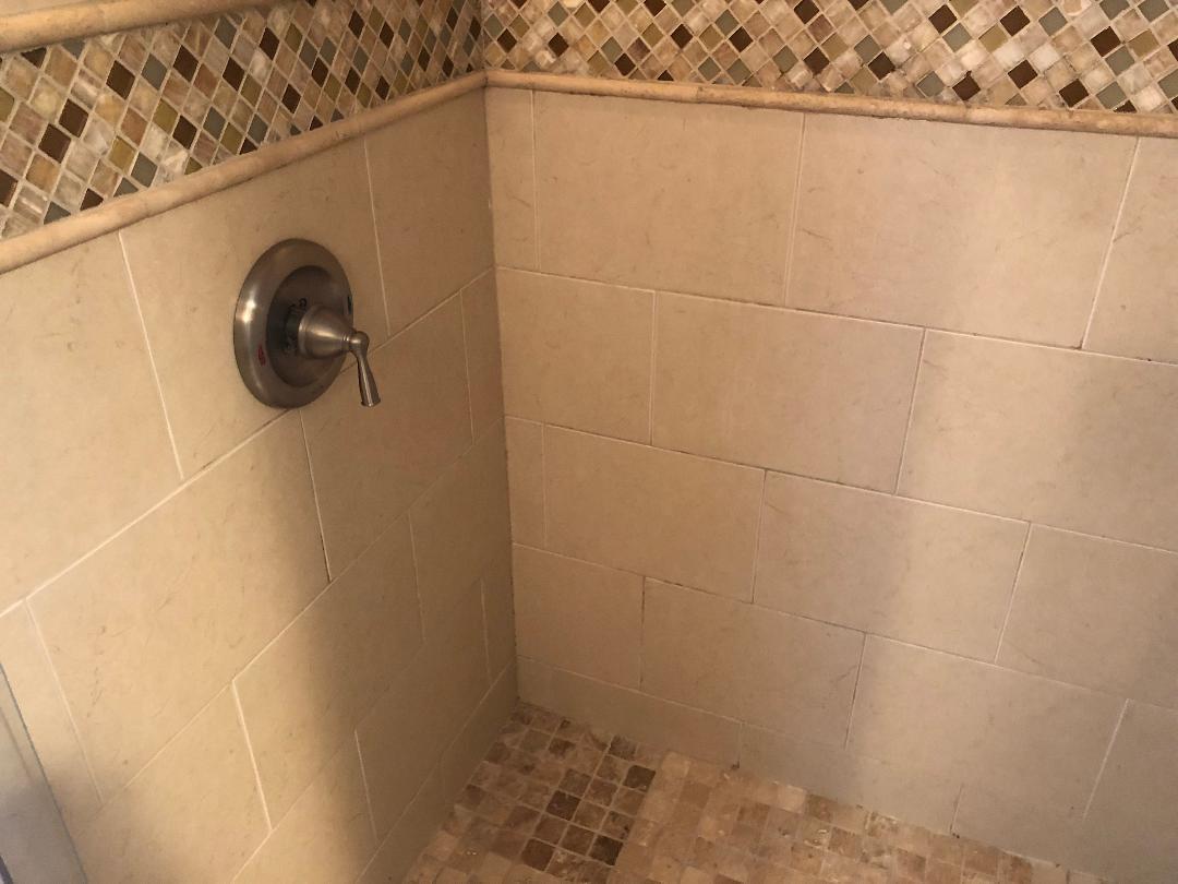 Shower enclosure. - 5804 Searl Ter