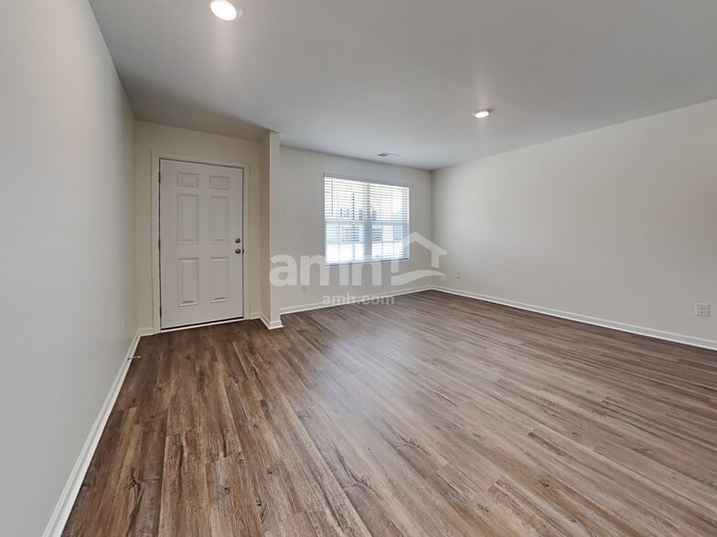 Building Photo - 1329 John Swann St