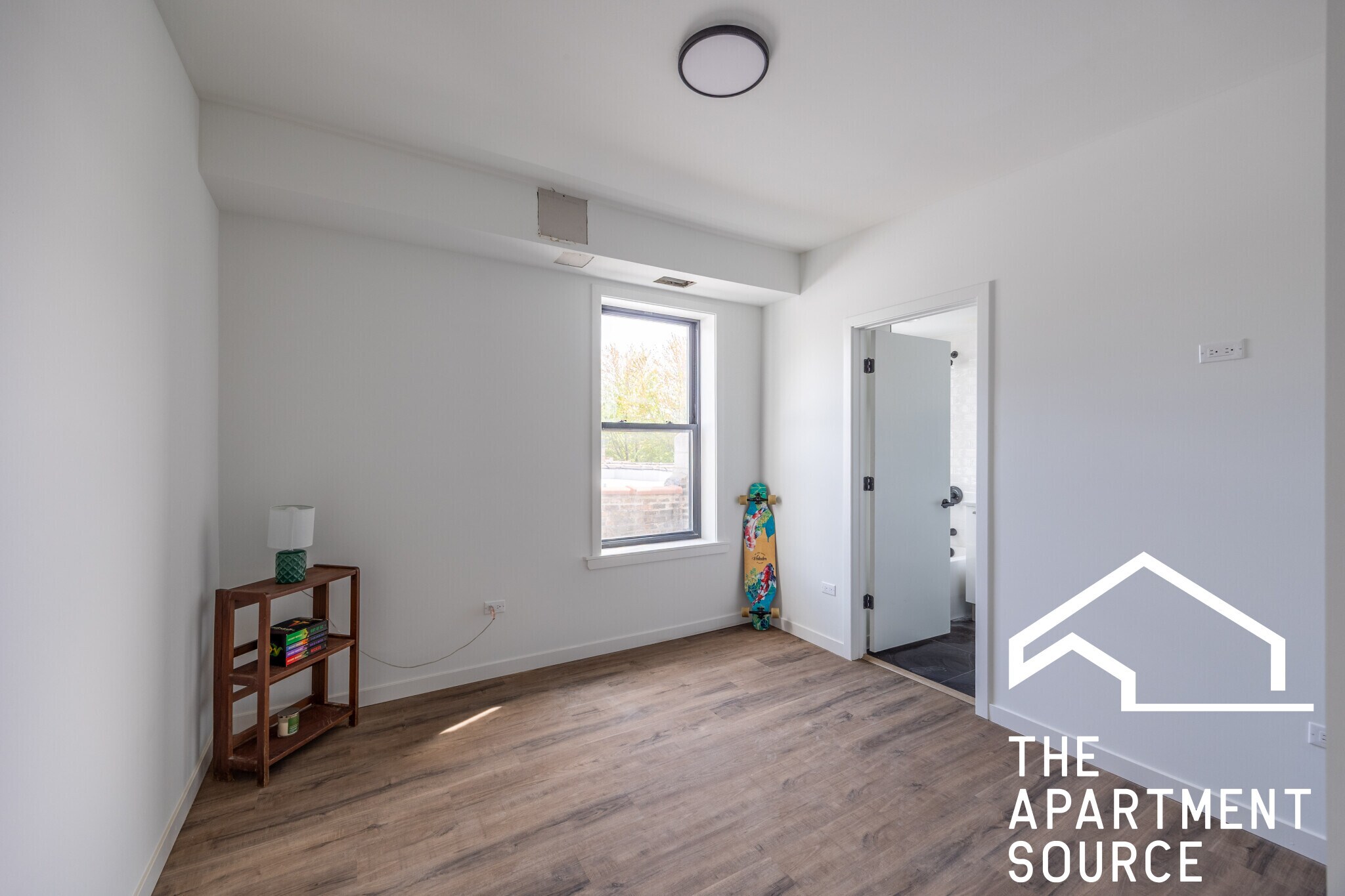 Building Photo - 4410 N Greenview Ave