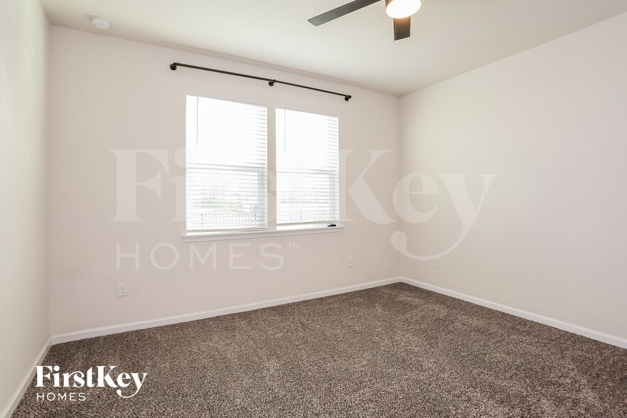 Building Photo - 3809 Sunberry Ln