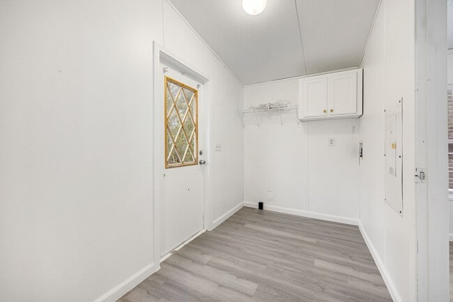 Building Photo - 16330 Hill Country Ct