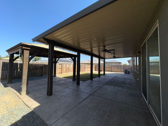 Building Photo - NW Visalia Home Coming Soon!