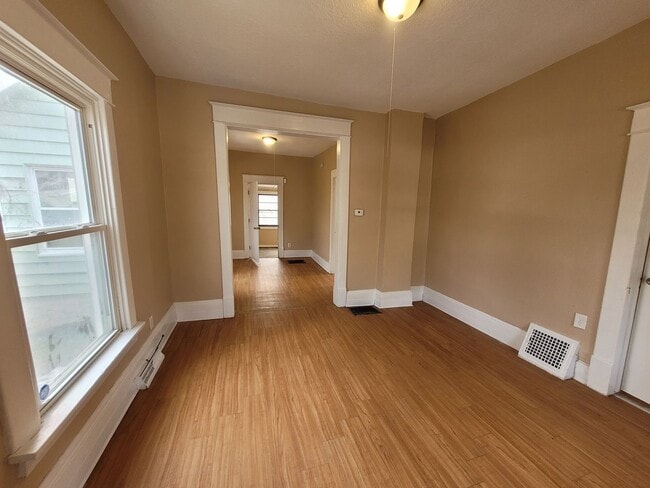 Building Photo - Two Bedroom Home with Washer/Dryer