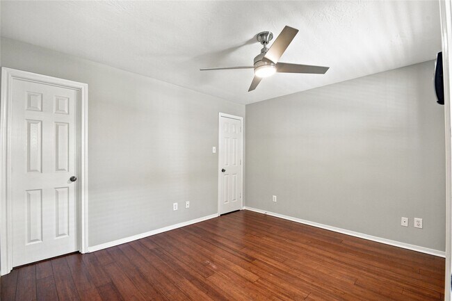 Building Photo - 1421 Ruthven St