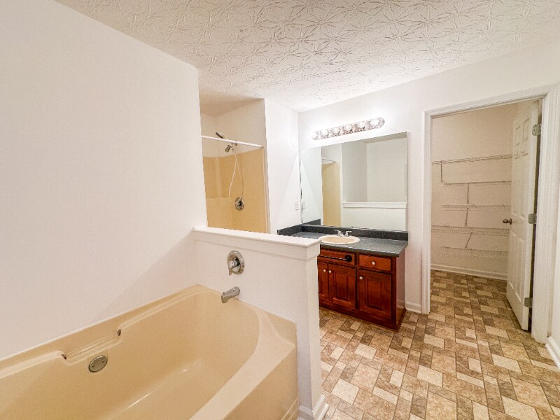 Building Photo - 600 Indian Trail