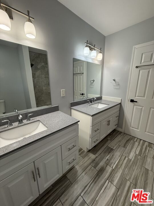 Building Photo - 10745 Saticoy St