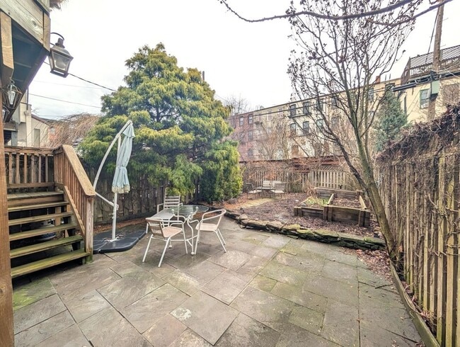 Building Photo - 136 Mercer St