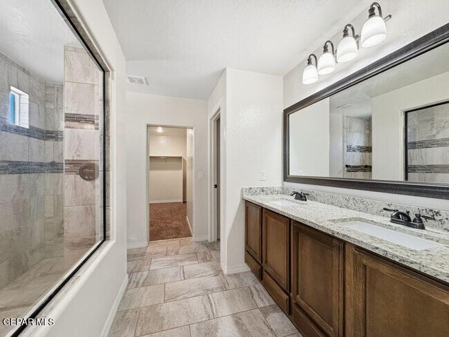Building Photo - 12583 Clocker Dr