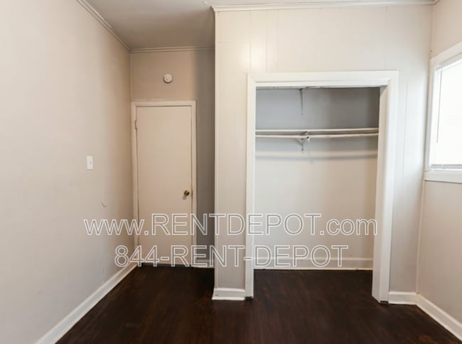 Building Photo - 1501 Henning Ave