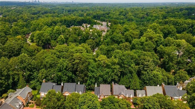 Building Photo - 448 Ivy Park Ln NE