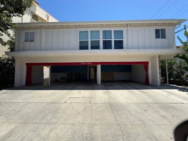 Building Photo - 4418 Vantage Ave