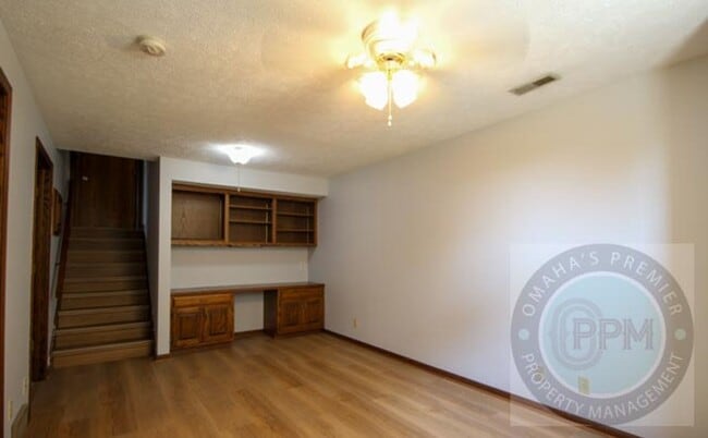 Building Photo - 5614 N 116th Ave