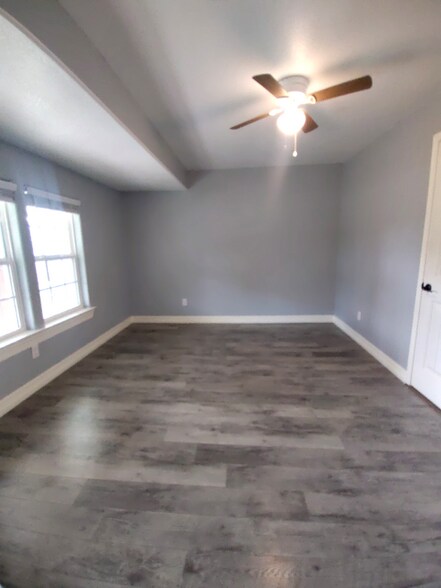 Building Photo - 25745 Dulaney St