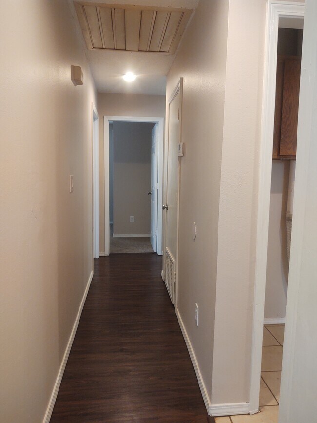 Building Photo - 2608 Virginia Ave