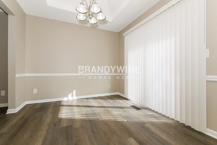 Building Photo - 6623 NW Sioux Dr
