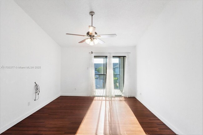 Building Photo - 10381 SW 150th Ct
