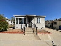 Building Photo - W Bevery Terrace