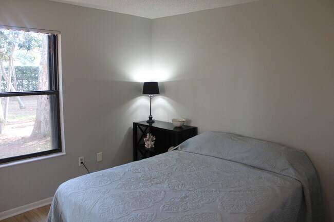 Building Photo - 13115 Belhaven Ct