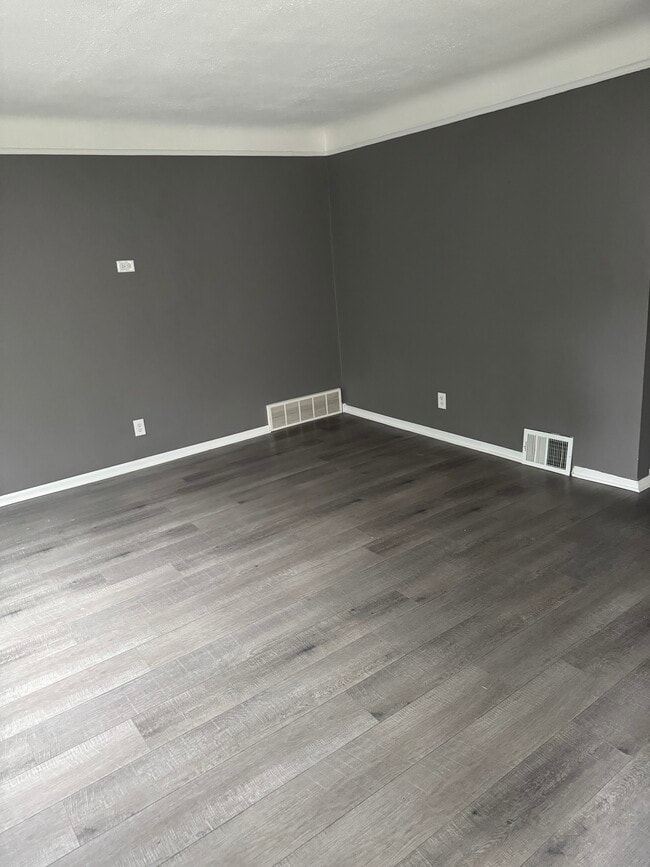 Building Photo - 19568 Dresden St