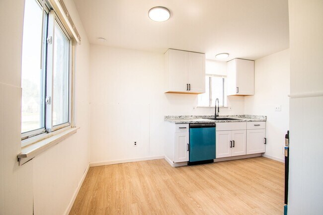 Building Photo - 23257 Stewart Ave