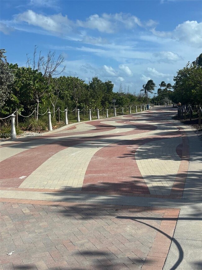 Building Photo - 301 86th St